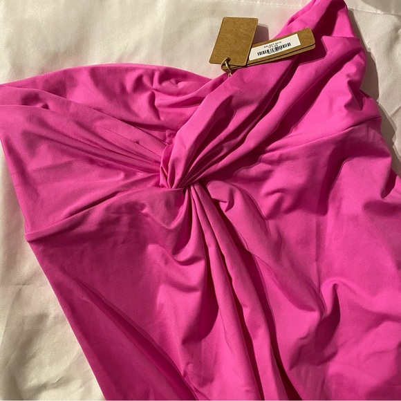 SKIMS Swim Sarong in TAFFY - Picture 3 of 6